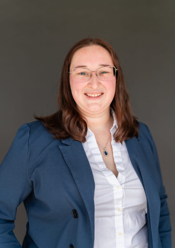 Eva Reynal Headshots