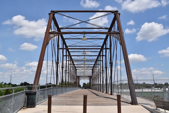 Hays Street Bridge: A Historic Engineering Landmark in San Antonio, Texas
